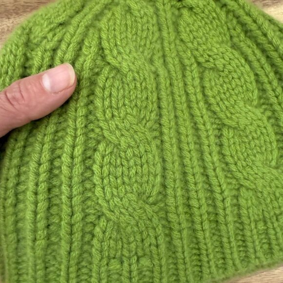 Banana Republic thick Aran cable knit Cashmere Toque / Beanie green NWT - Picture 4 of 6
